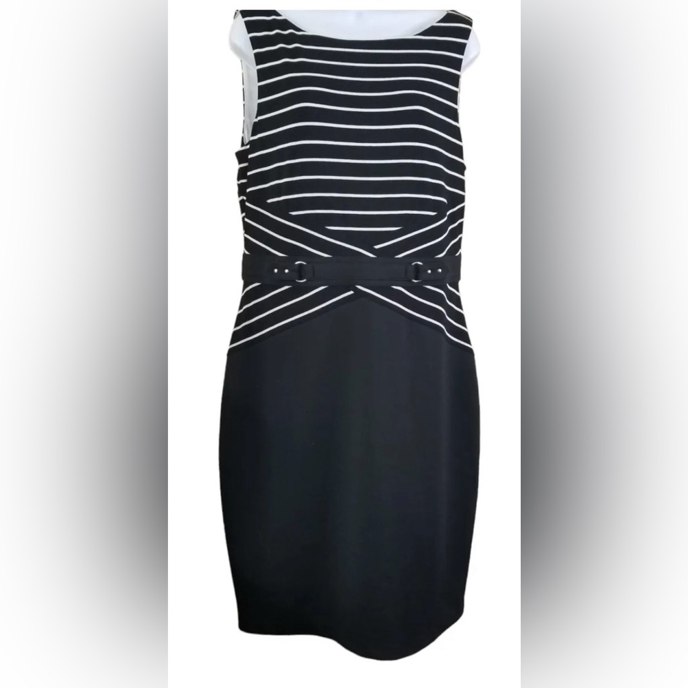 White House Black Market Dress Black & White Cris Cross and belt Size 8